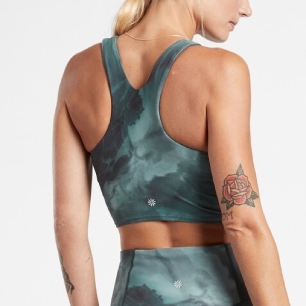 Athleta conscious crop shelf bra green dyed